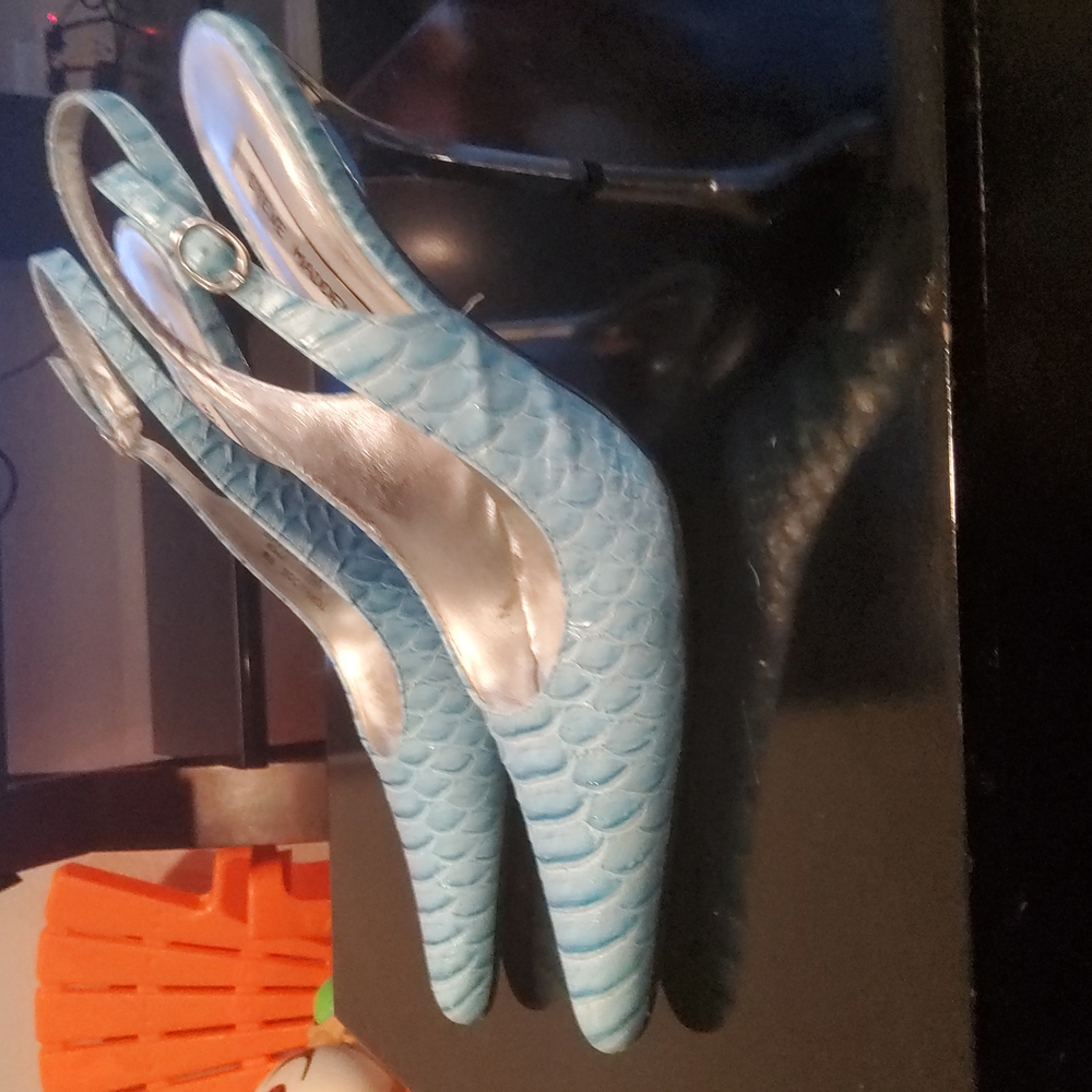 Steve madden blue snake heels